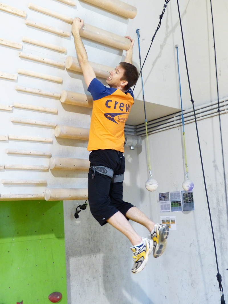 muscle building, 4K, exercise, chin up board, wood mouldings, strength training, outdoors, lifestyles, climbing wall, real people, climb, full length