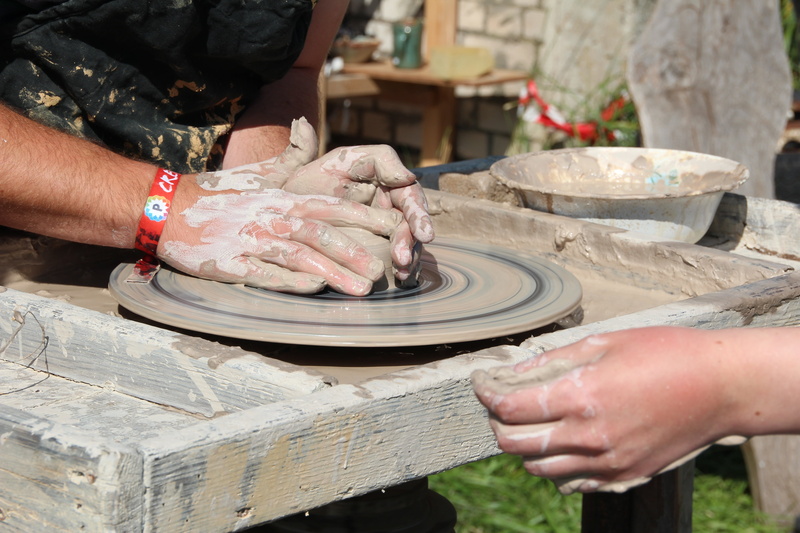 working, one person, hands, pottery, hand labor, form, tonkunst, clay, ceramic, art and craft, molding a shape, hand, outdoors, 5K, workshop, sound, human hand