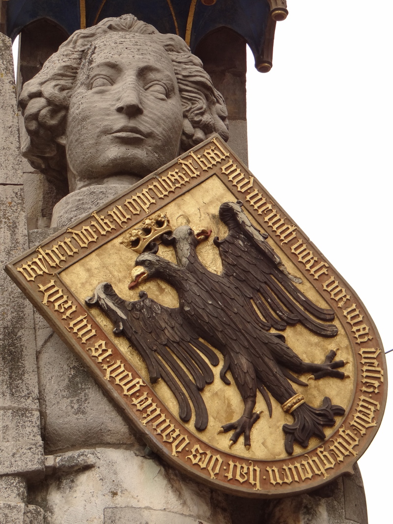 landmark, male likeness, built structure, travel destinations, studio shot, government, text, the past, bremen, close-up, creativity, representation, statue
