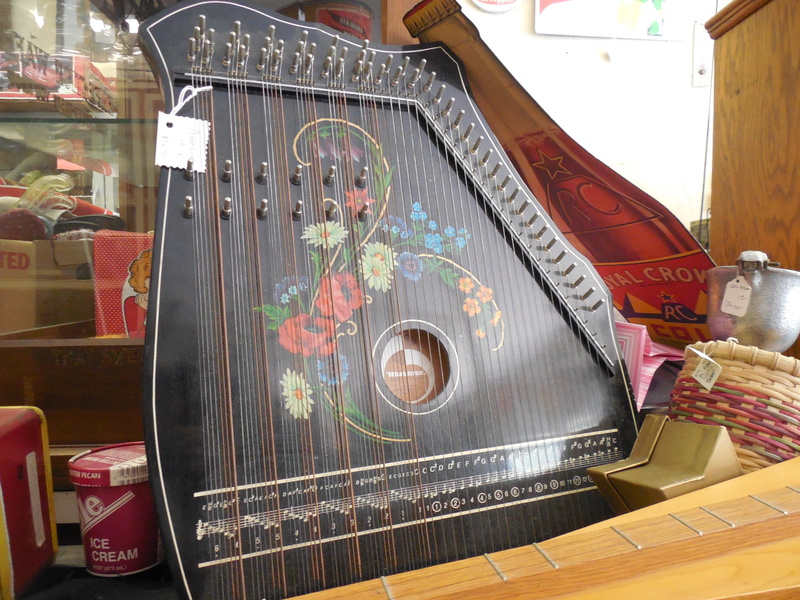 style, 4K, wooden, entertainment, harp, body, the past, arts culture and entertainment, musical instrument, metal, brown, no people, architecture, high angle view