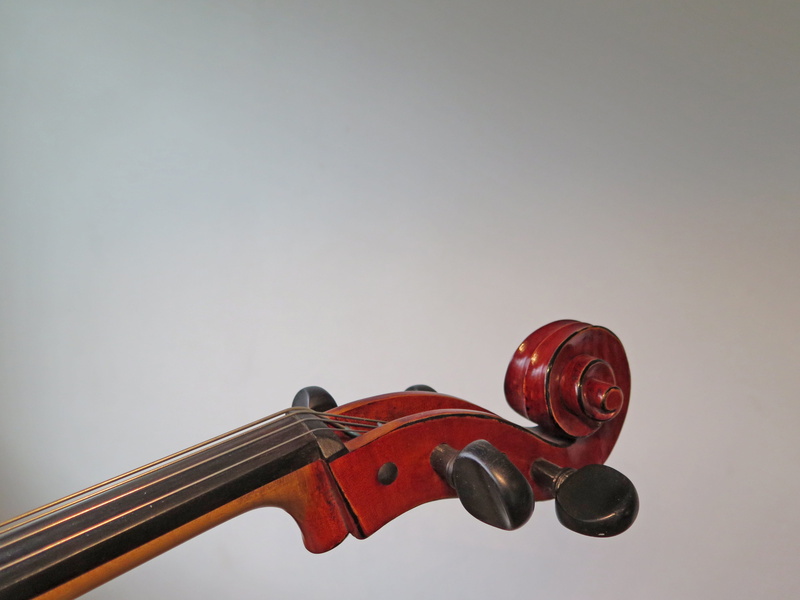 cello, studio shot, stringed instrument, copy space, close-up, 4K, violin, string instrument, red, no people, music, brown, instrument, musical equipment