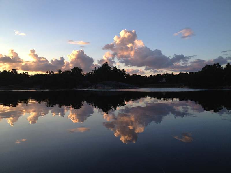 sky, tranquil scene, sea, symmetry, lull, archipelago, beauty in nature, summer, reflection lake, idyllic, lake, forest, outdoors, kavlugnt, cloud - sky