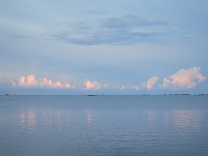 outdoors, tranquility, non-urban scene, blue, 2K, mirroring, no people, waterfront, sky, tranquil scene, twilight, water, idyllic, horizon, cloud - sky