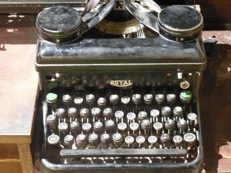 equipment, metal, machine, the past, mechanical, technology, push button, text, old, 4K, machinery, typewriter, classic, no people, high angle view, still life