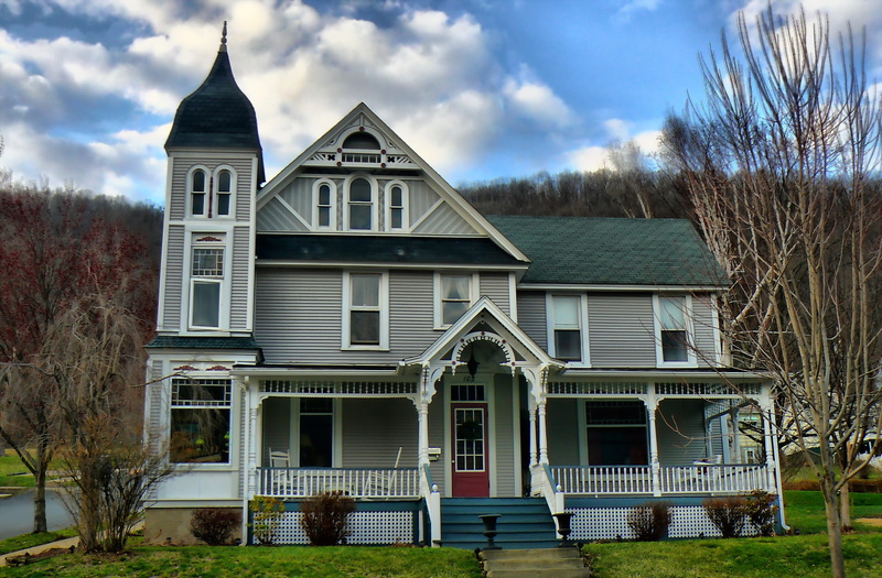 building, homes, luxury, house, style, no People, residential district, building Exterior, front or back yard, Architecture, lawn, landmark, historical