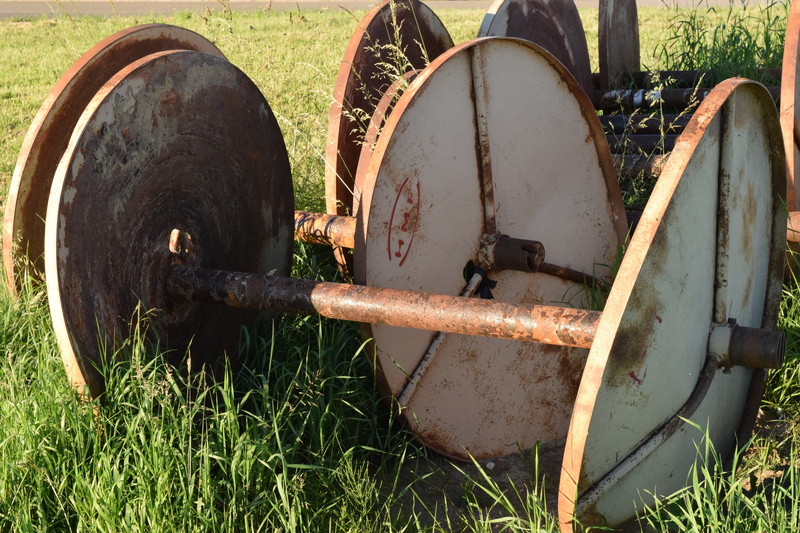 no people, transportation, old, field, landscape, plant, day, green color, nature, sunlight, agriculture, domestic animals, outdoors, leave, 5K, rusty