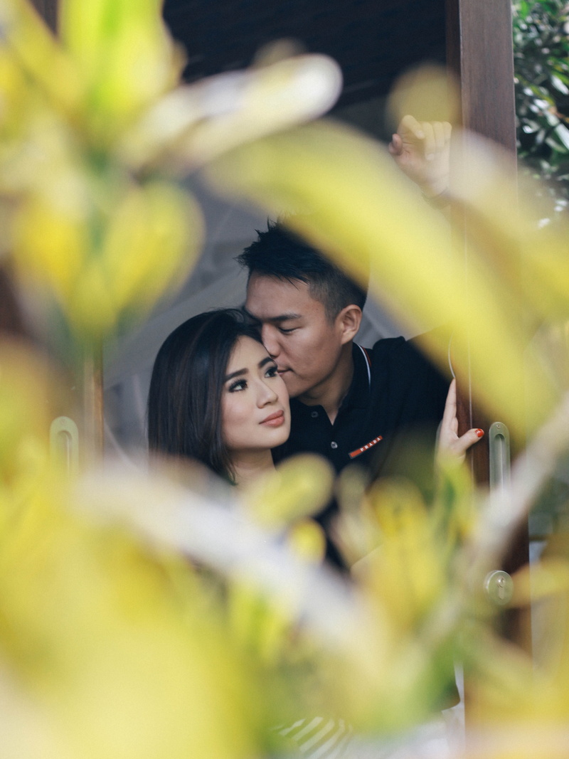 two people, bonding, women, men, couple - relationship, emotion, photography, apparel, clothing, adult, behind, beautiful woman, togetherness, kiss, kissing