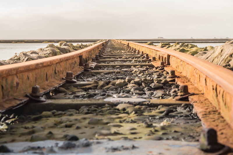surface level, selective focus, out of date, day, blank, tranquil scene, outdoors, beach, sea, 5K, wide, sky, nature, direction, leave, lonely, water