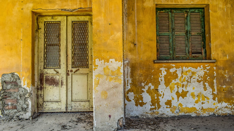 wall, dirty, aged, abandoned, outdoors, history, corrosion, cyprus, grungy, building exterior, residential district, 5K, house, gate, damaged, yellow