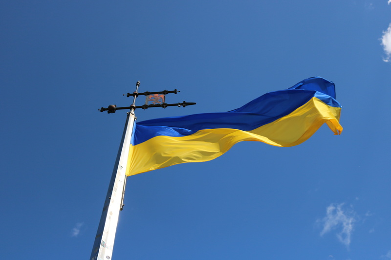 wind, 5K, copy space, emotion, waving, national icon, motion, no people, symbol, outdoors, pole, flag, day, environment, pride, nature, yellow, low angle view