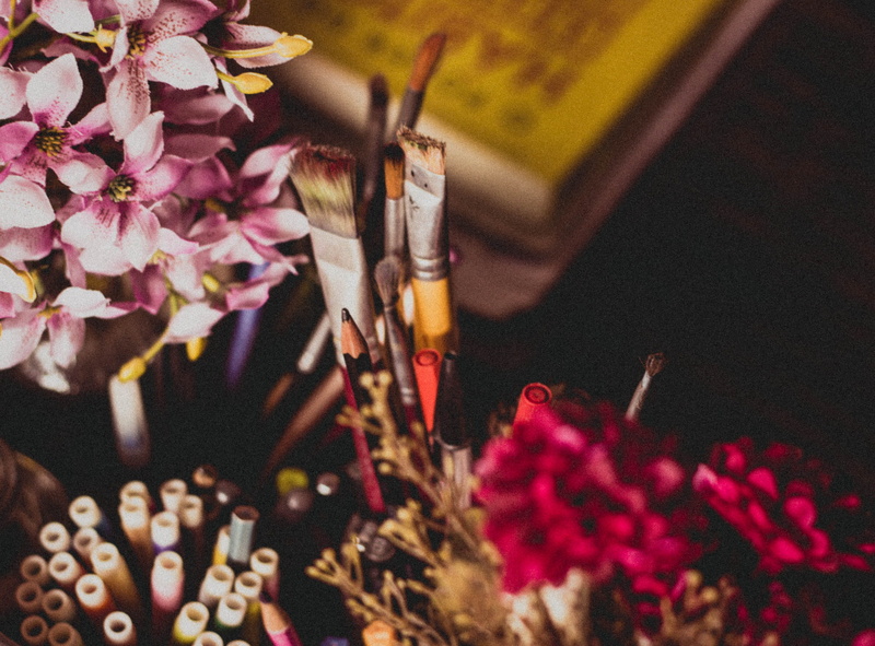 nature, photography, beauty in nature, 2K, selective, focus, petal, flowering plant, book, fragility, black, flower head, pencils, vulnerability, selective focus