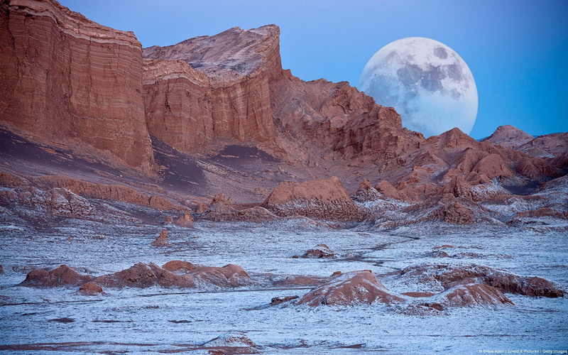 arid climate, land, windows, travel destinations, geology, moon, rock formation, non-urban scene, valley, no people, rock - object, mountain, nature, climate