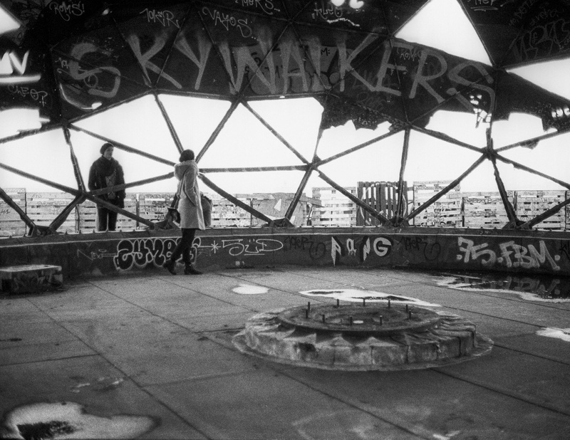 streetart, deutschland, teufelsberg, travel destinations, connection, transportation, rd, tourism, eu, berlin, white, water, built structure, day, europe