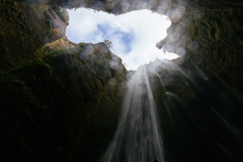 land, sunlight, looking up, cloud - sky, non-urban scene, scenics, sky, geology, falls, tranquility, 5K, forest, rock, deep down, cave, water, inside