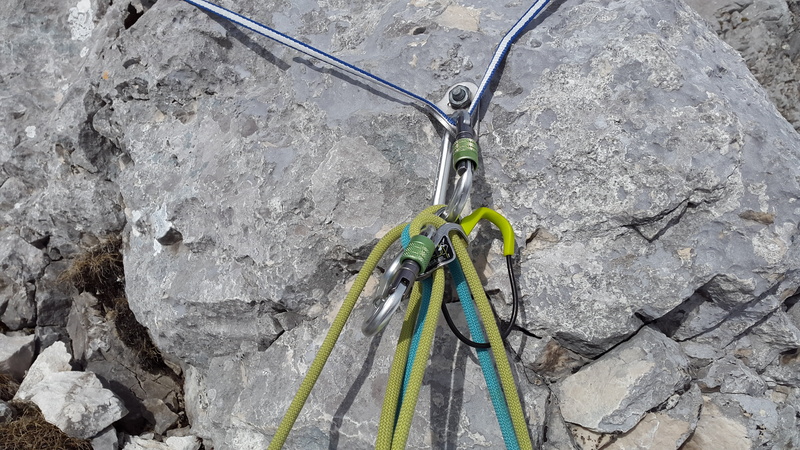 security, the rope, textured, half ropes, tuber, connection, loop, rope, rock, mountains, drill hooks, alpine climbing, atc guide, safety, second climber