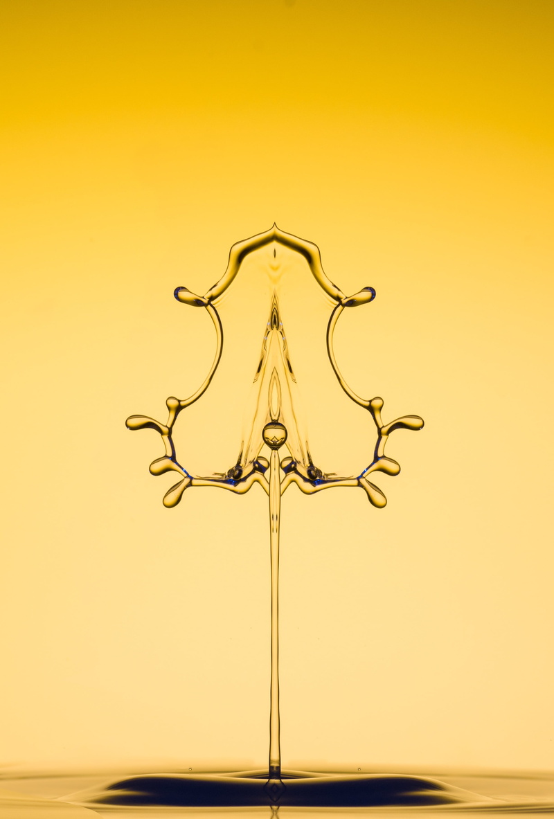 pattern, close-up, copy space, decoration, drip, representation, high speed, liquid, 2K, indoors, hochspringender high drop, drop of water, symmetry, no people