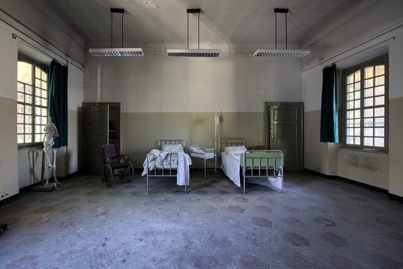 clinic, asylum, spacious, 5K, wall, white, tiled floor, flooring, window, day, interior, chair, table, dirty, entrance, empty, ward, no People, furniture