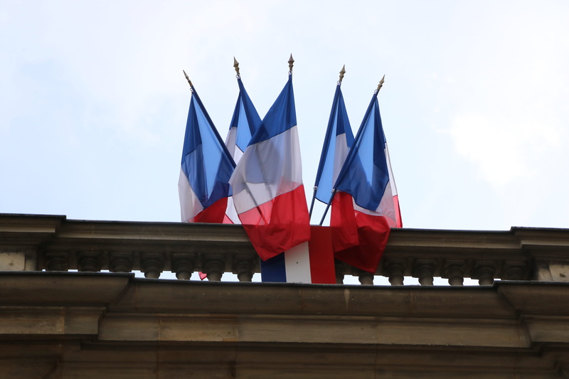 5K, cloud - sky, day, history, red, architecture, patriotism, 14 juillet, blue, building, paris, officiel, sky, patriote, drapreau français, high section