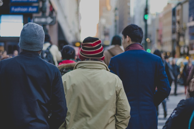bokeh, people, crossing, warm clothing, focus on foreground, manhattan, men, cold, walking, day, cidade, real people, clothing, incidental people, walkers
