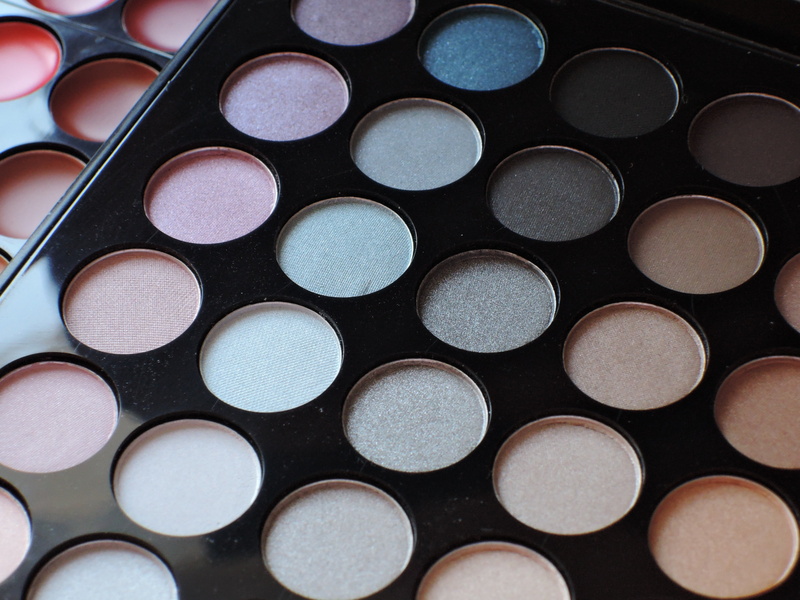 design, shape, face powder, beauty, geometric shape, shadow, arts culture and entertainment, make-up brush, palette, makeup, close-up, backgrounds, pattern