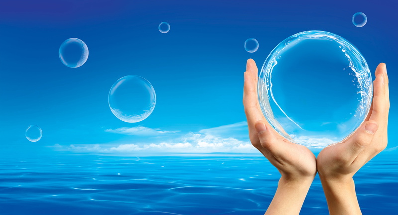 4K, nature, bubble, outdoors, sea, water, leisure activity, real people, young adult, full moon, blue, beauty in nature, mid-air, bubble wand, cloud - sky