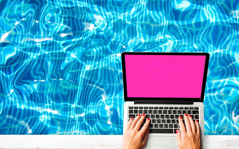 swimming pool, portability, computer network, pool, human body part, computer, computer monitor, adult, communication, connection, card, technology, copy space