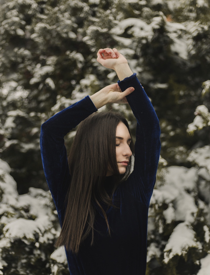 women, waist up, outdoors, 4K, human, long sleeve, adventure, arms raised, focus on foreground, hairstyle, teenager, closing, lifestyles, tango, apparel