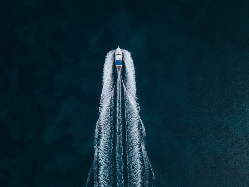 vapor trail, cloud - sky, plane, speed, 4K, nautical vessel, mode of transportation, airplane, outdoors, sailing, motion, air vehicle, water, flying, turquoise colored