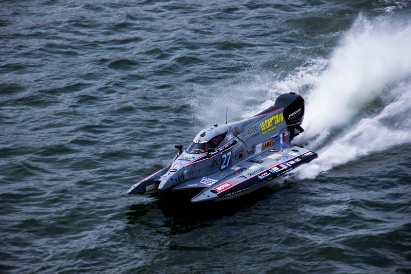 wave, 24h, high angle view, boat, wave pattern, sailing, watercraft, rouen, nautical vessel, human, jet ski, nature, outdoors, waterfront, sea, banana boat
