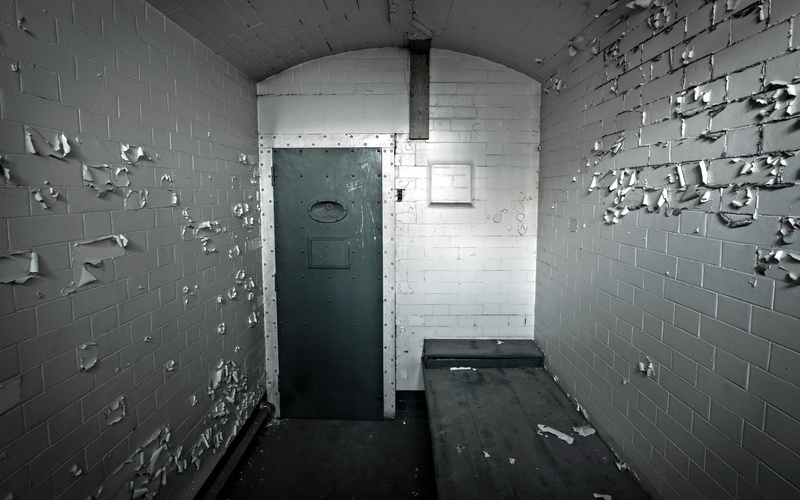 tile, no people, old, building, built structure, day, indoors, empty, interior, absence, arcade, corridor, wall - building feature, abandoned, architecture