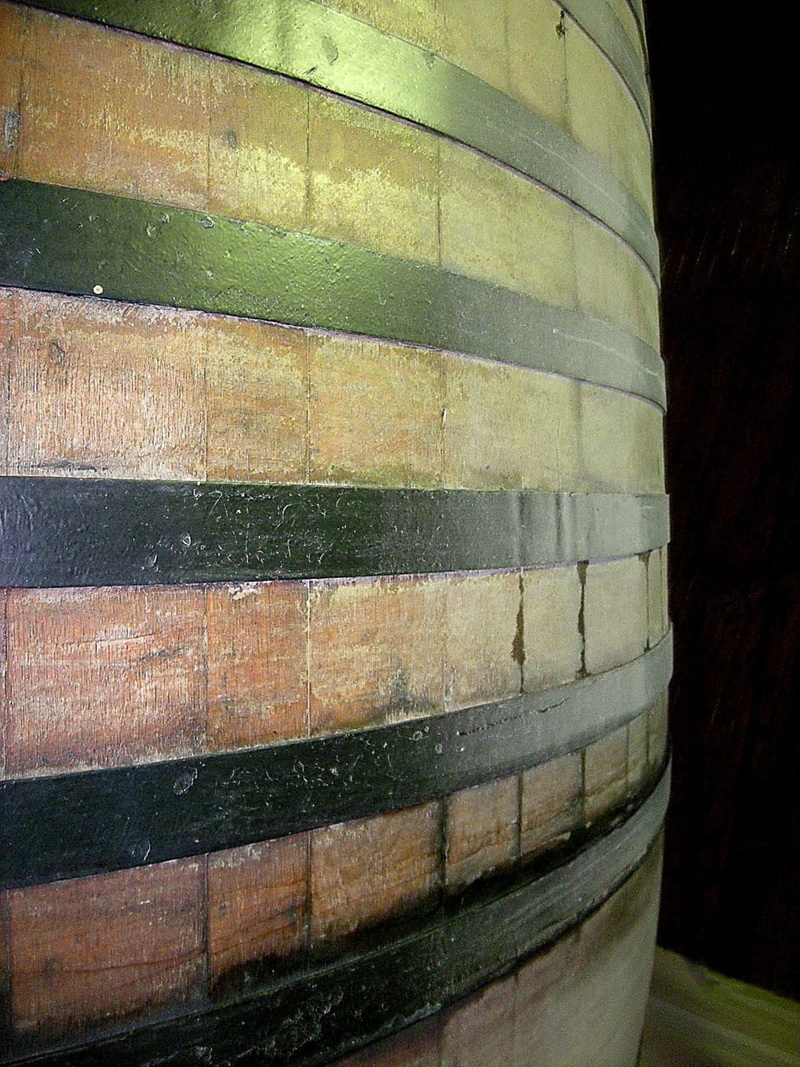 focus on foreground, winemaking, wall, sunlight, silo, 720P, keg, no people, wine, cask, rings, protected, wall - building feature, oak casket, outdoors