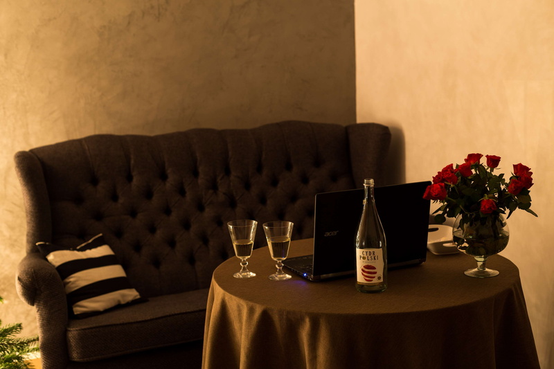 luxury, absence, sofa, glass, plant, setting, tree, flower arrangement, seat, no people, roses, drink, 4K, food, relationship, girlfriend, food and drink