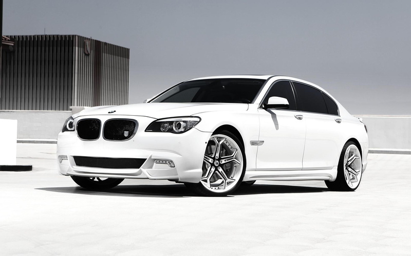 retro styled, BMW, built structure, white, day, luxury, clear sky, mode of transportation, land vehicle, sports car, sedan, stationary, no people, motor vehicle
