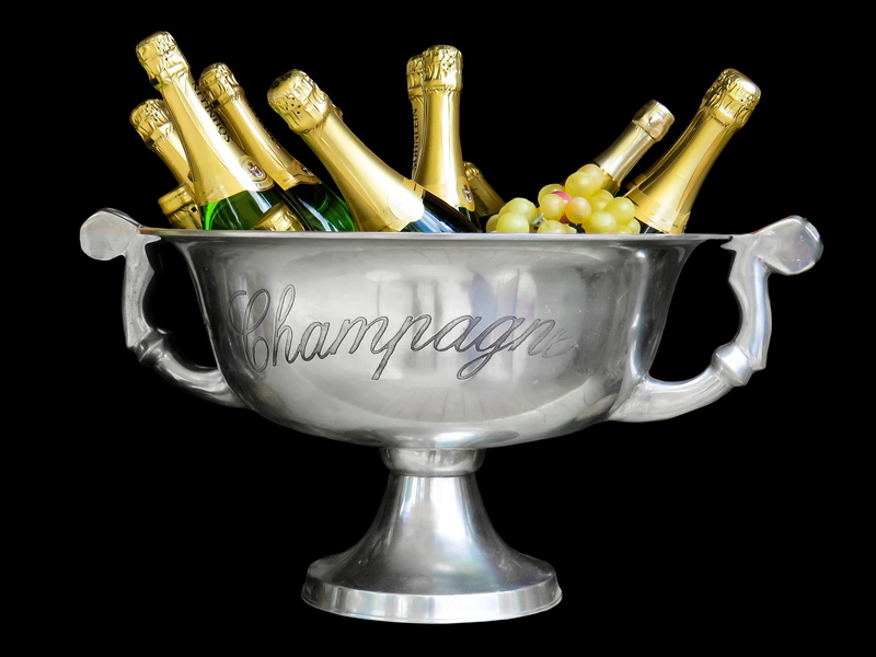 variation, western script, collection, champagne glasses, studio shot, drink, indoors, food, steel, container, 4K, abut, festival, silver colored, prost