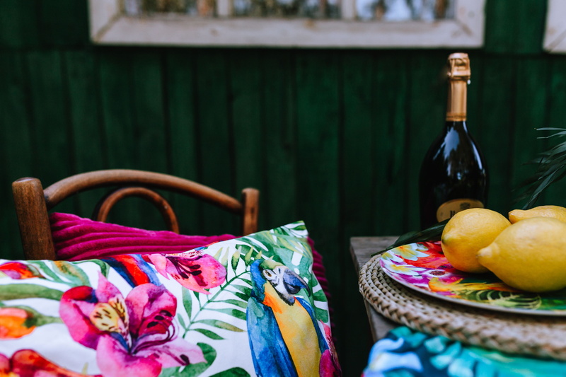 freshness, fruit, lemon, close-up, sunny, exotic, food and drink, bottle, fun, leaves, party, outdoor, orange, tropical, decorations, no people, tropic