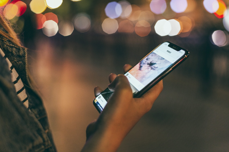 space, mobile phone, human hand, app, hand, portable information device, wireless technology, adult, touchscreen, cellphone, 5K, one person, technology