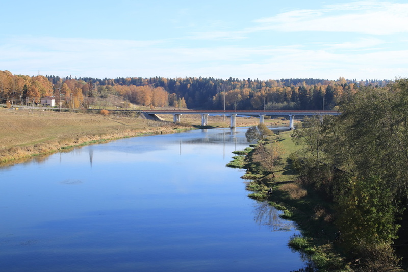 moscow region, tranquil scene, waterfront, non-urban scene, tree, day, beauty in nature, nature, cloud - sky, landscape, tranquility, plants, lake, shadow