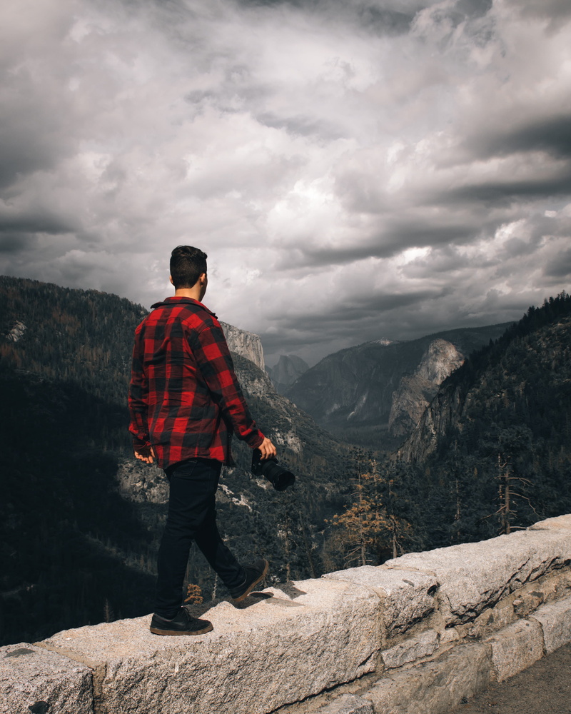 yosemite, one person, outdoors, sky, formation, yosemite portrait, photographer, 4K, non-urban scene, standing, cloud - sky, leisure activity, lifestyles