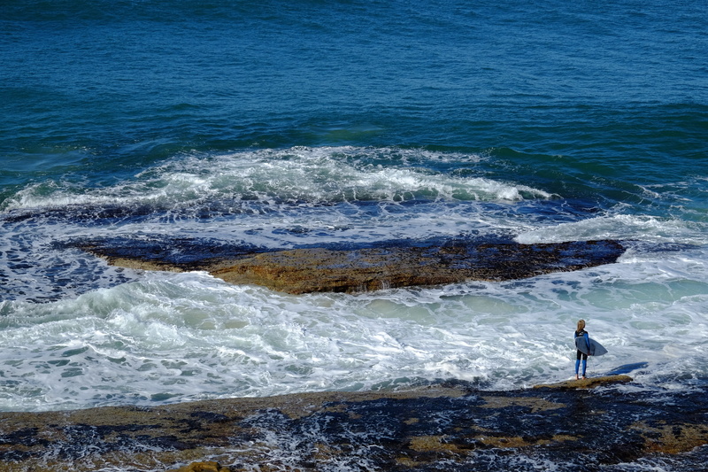 bondi, lifestyles, motion, beauty in nature, surrounded, beach, real people, one person, power in nature, land, leisure activity, outdoors, shore, daytime