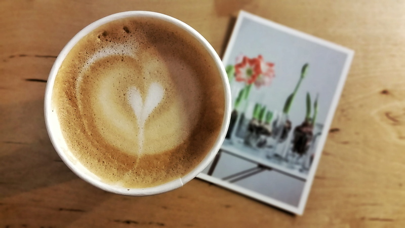 latte, white, frothy drink, coffee, positive emotion, indoors, table, drink, art, no people, refreshment, photograph, 2K, ceramic, directly above, red