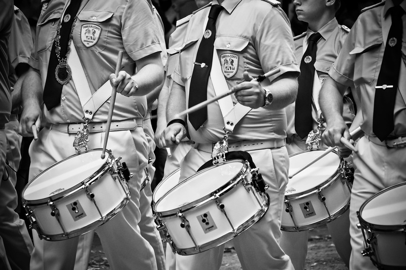schützenfest, photo, instrument, musical equipment, grayscale, day, black and white, sw, group of people, marching band, stick, midsection, clothing, rhythm