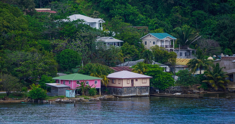 honduras, beach, plant, building exterior, tree, day, building, nature, landscape, waterfront, built structure, outdoors, water, house, 8K, roatan, lake