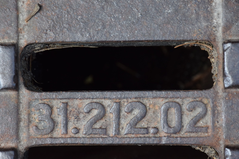 damaged, rusty, 5K, abandoned, road, safety, day, old, communication, run-down, western script, sewage system, gulli, weathered, architecture, text, close-up