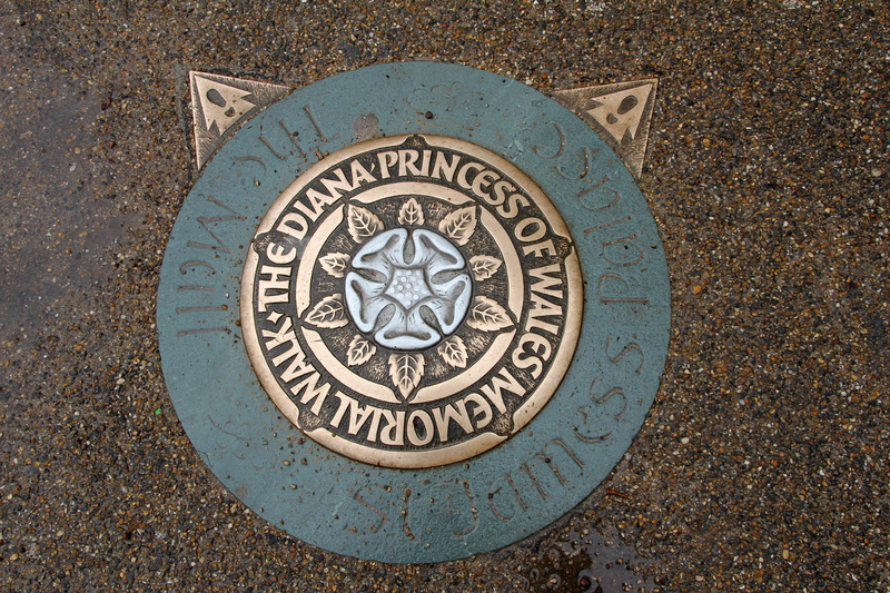 creativity, metal, day, city, wales, communication, text, princess, gully, circle, outdoors, history, gullideckel, high angle view, art and craft, brass