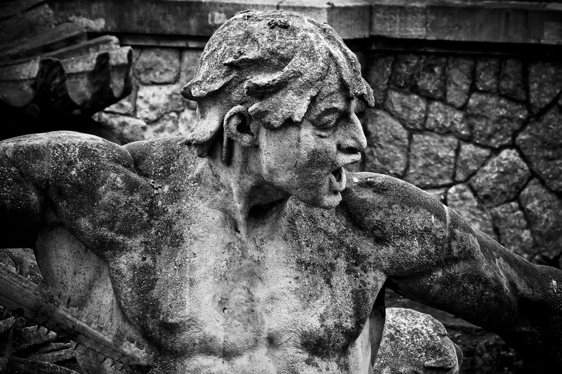 human representation, stone sculpture, art and craft, god neptune, angel, contrast dark, neptune, day, female likeness, fountain, fig, memorial, sculpture