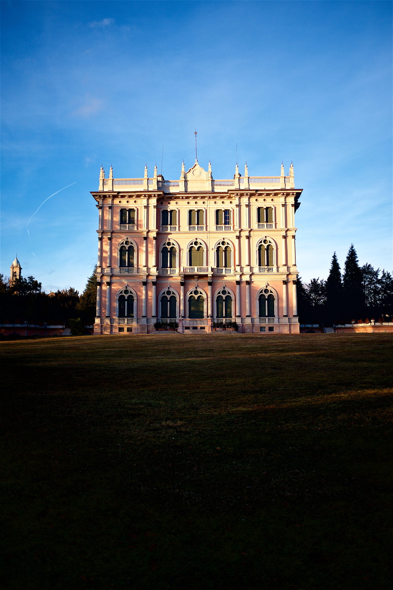 government, house, lawn, nature, luxury, pink, travel, 4K, the past, varese, sky, day, grass, villa, wes, mansion, building, mellow, blue, travel destinations