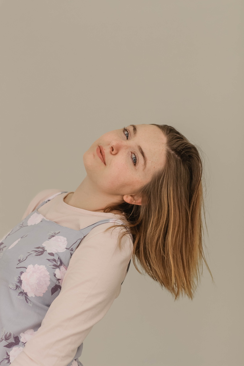 women, wes anderson, young Women, lifestyles, woman, casual Clothing, caucasian Ethnicity, female, flowers, creative, looking At Camera, relaxation, beauty