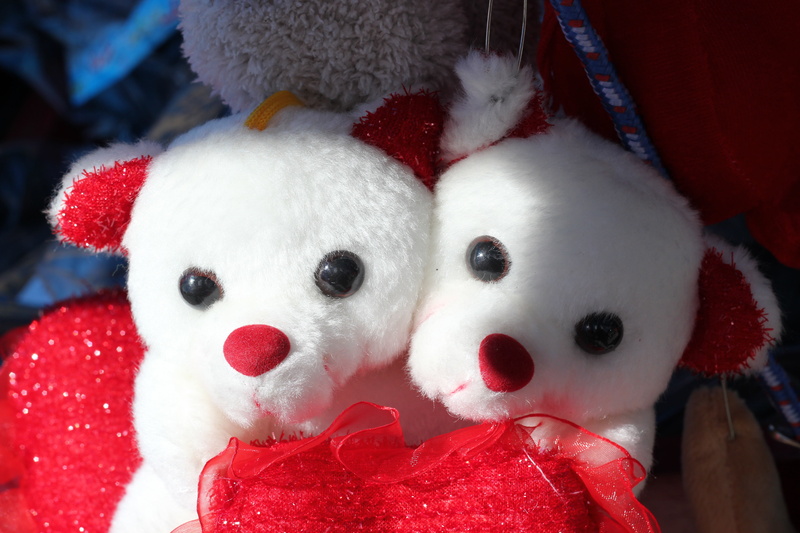 mammal, couple, red, in love, toy, close-up, christmas, portrait, white color, teddy bears, relationship, snowman, winter, holiday, stuffed toy, snow, celebration