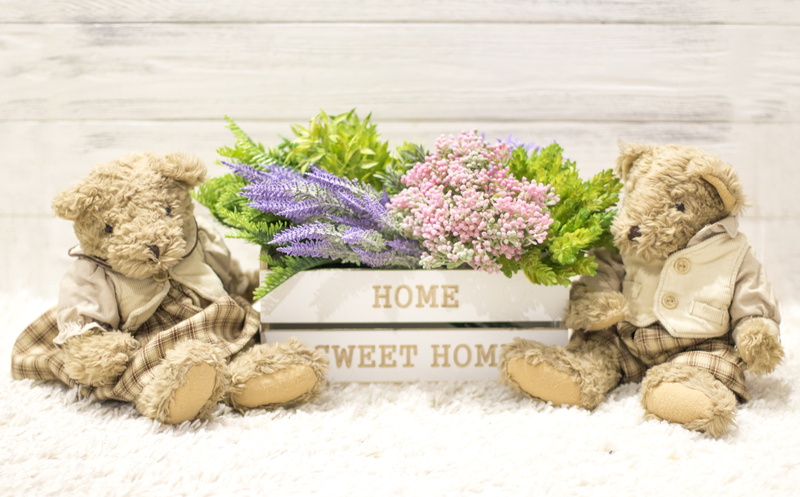 bouquet, home, flowers, couple, romantic, bear, love, sweet, wood, 4K, teddy, pair, toy