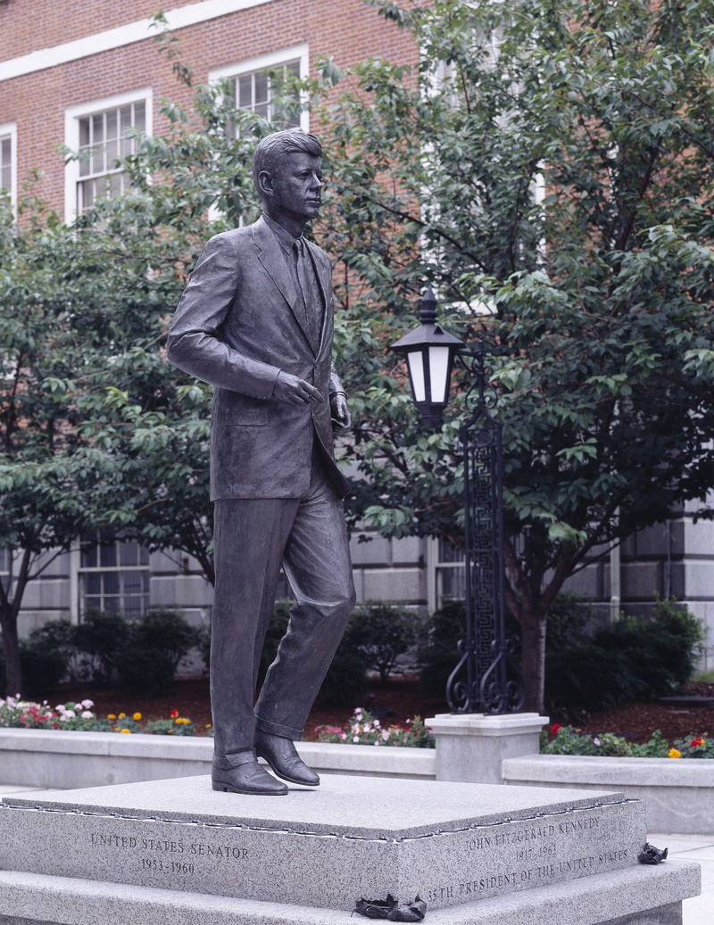 well-dressed, nature, one person, building exterior, f, outdoors, real people, kennedy, full length, figure, full suit, america, architecture, sculpture